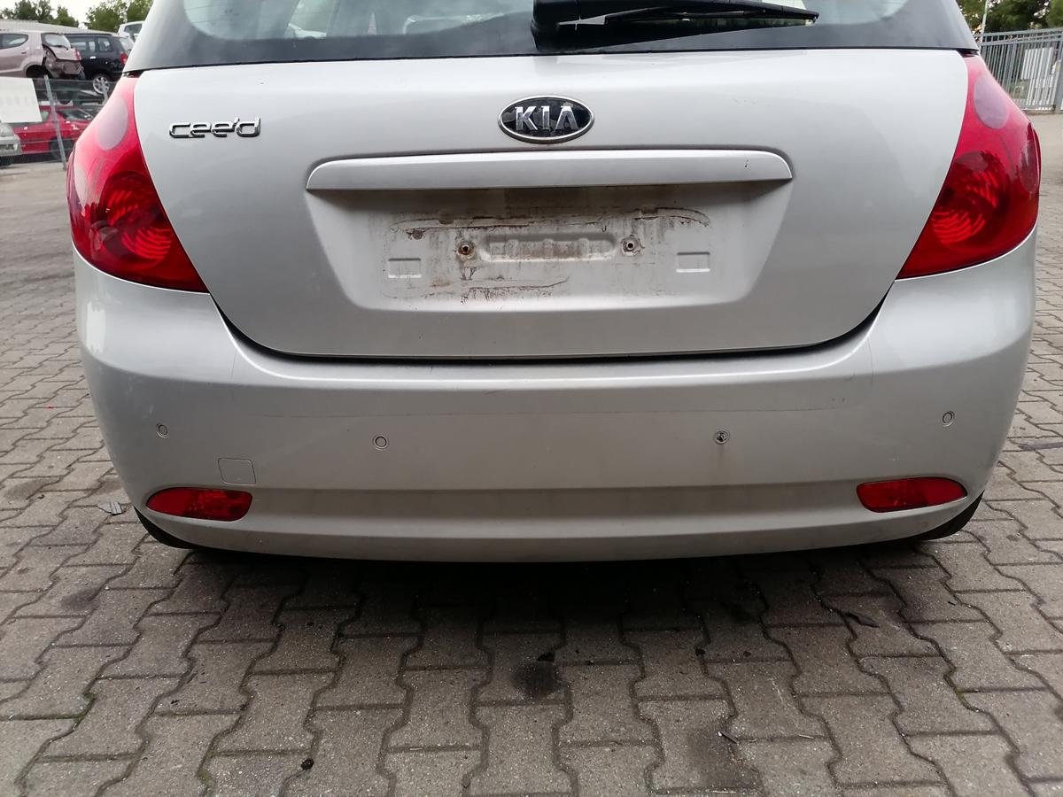 Kia Ceed ED original Sto&szlig;stange Stossf&auml;nger hinten 9S Silber Flie&szlig;heck Bj.2007